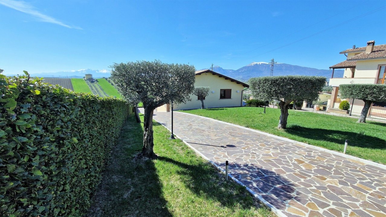 For sale villa in quiet zone Ancarano Abruzzo foto 26
