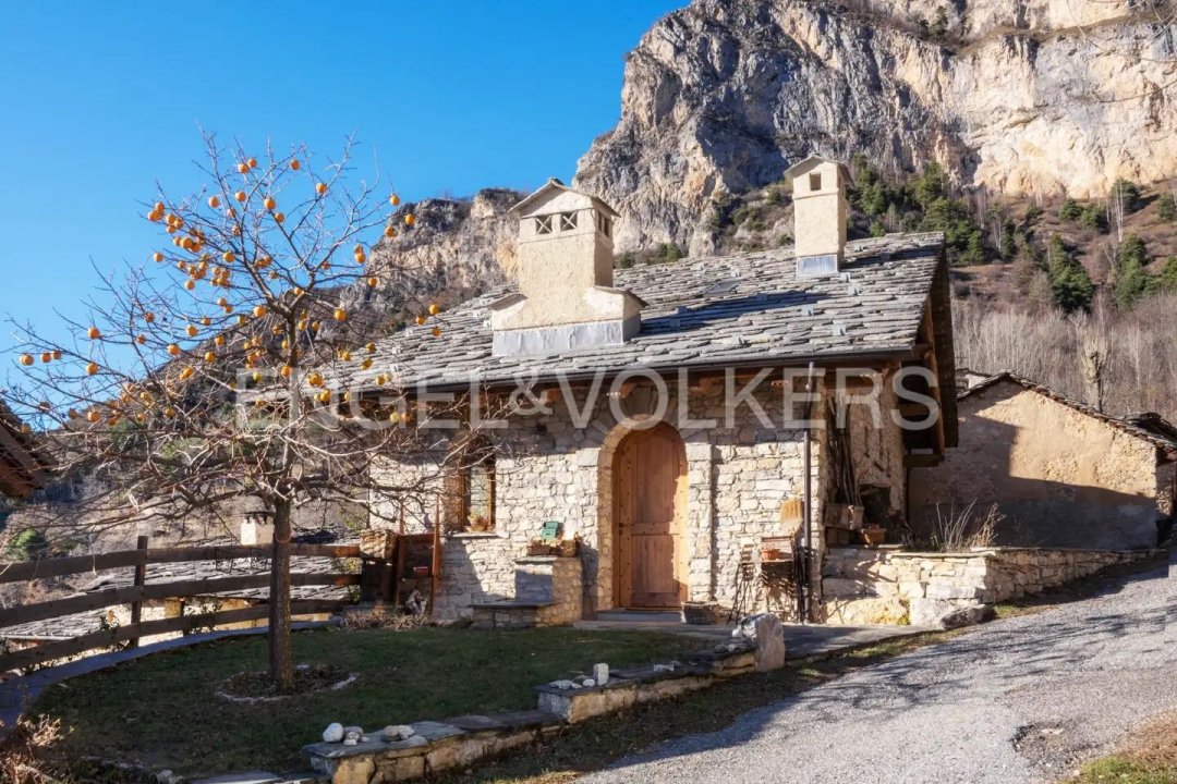 For sale cottage in mountain Macra Piemonte foto 2