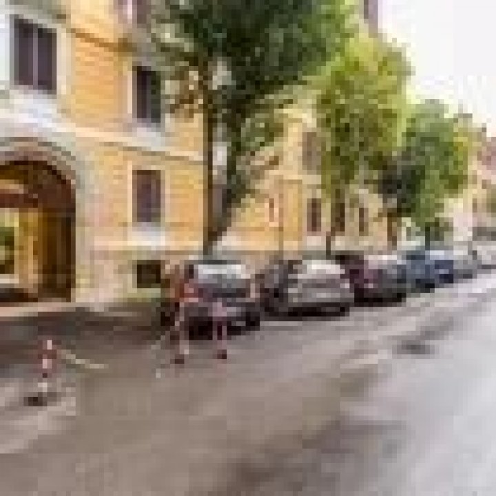Rent apartment in city Roma Lazio foto 16