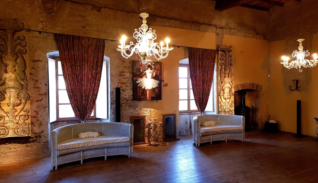 For sale castle in quiet zone Biella Piemonte foto 17