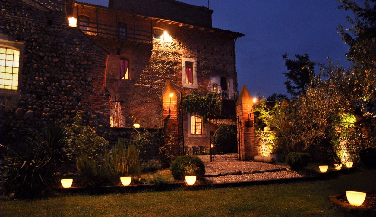 For sale castle in quiet zone Biella Piemonte foto 3