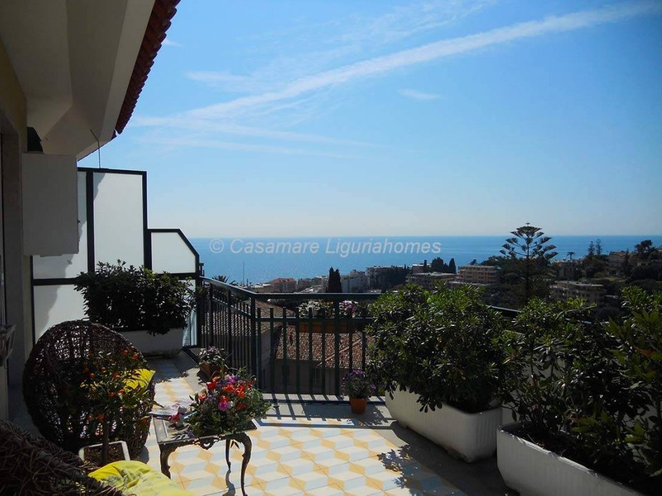 For sale penthouse by the sea Sanremo Liguria foto 3