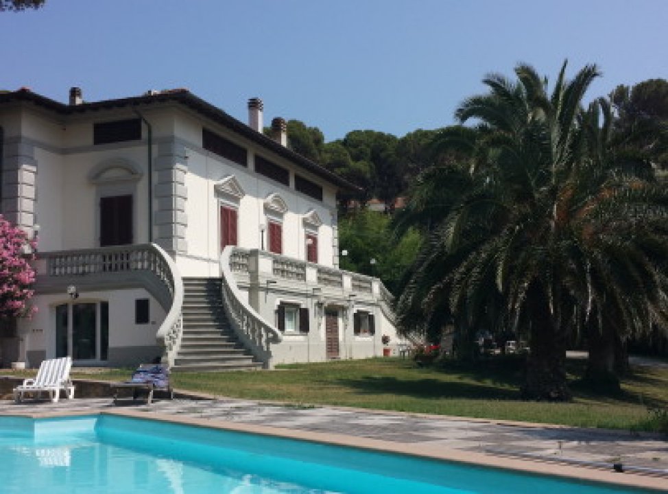 For sale villa by the sea Livorno Toscana foto 1