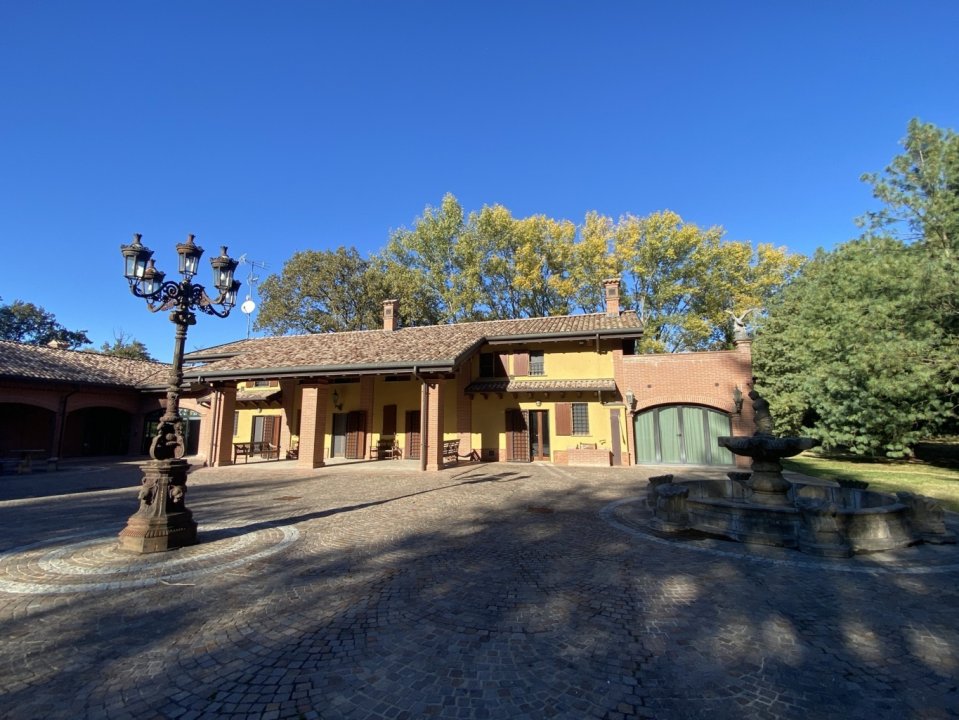 For sale villa in quiet zone Garlasco Lombardia foto 23