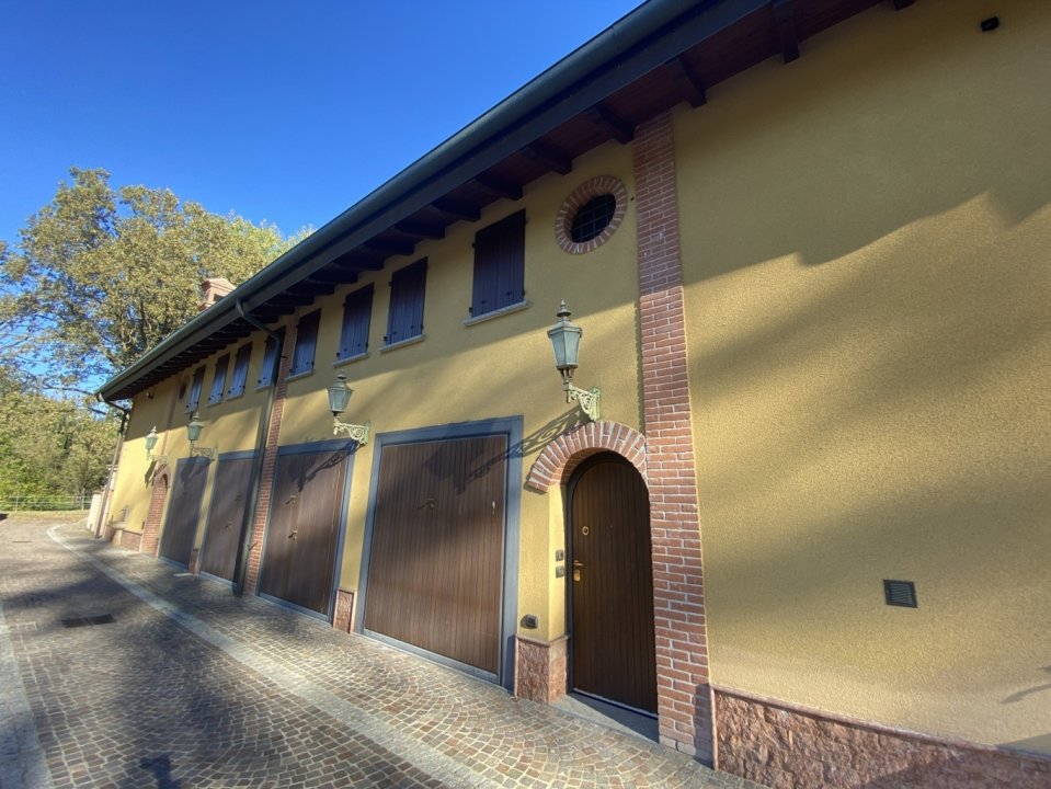 For sale villa in quiet zone Garlasco Lombardia foto 6
