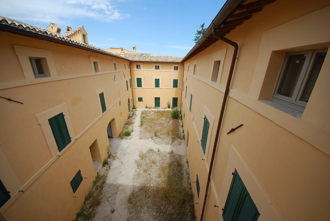 For sale castle in quiet zone Campello sul Clitunno Umbria foto 10