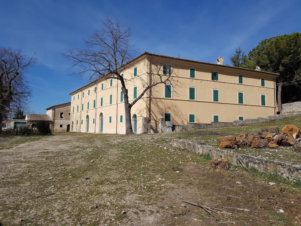 For sale castle in quiet zone Campello sul Clitunno Umbria foto 1