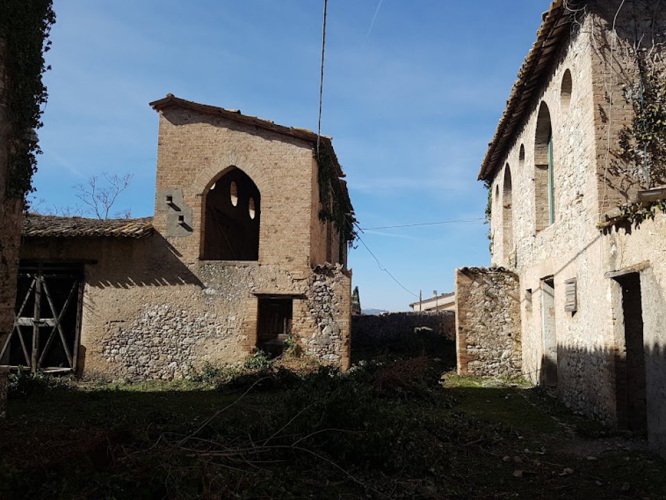 For sale castle in quiet zone Campello sul Clitunno Umbria foto 17