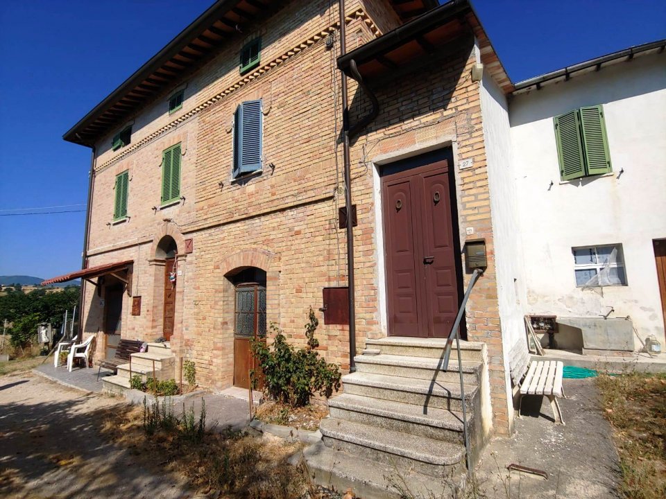 For sale cottage in quiet zone Montefalco Umbria foto 4