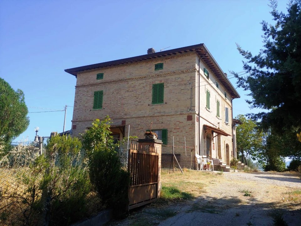 For sale cottage in quiet zone Montefalco Umbria foto 1