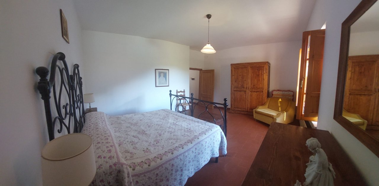 For sale cottage in quiet zone Assisi Umbria foto 13