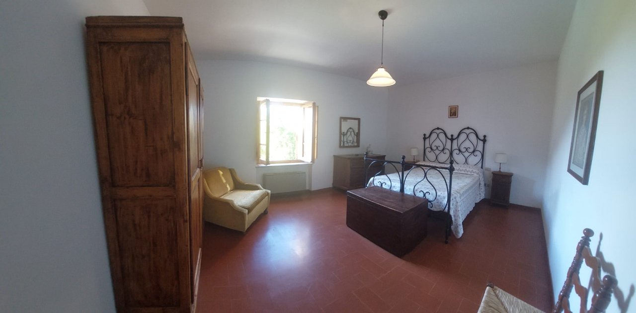 For sale cottage in quiet zone Assisi Umbria foto 14