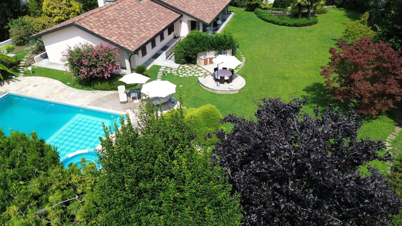 For sale villa in city Calco Lombardia foto 4