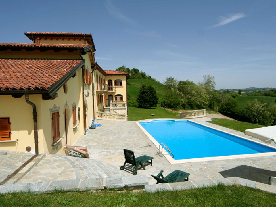 For sale villa in quiet zone Murazzano Piemonte foto 3