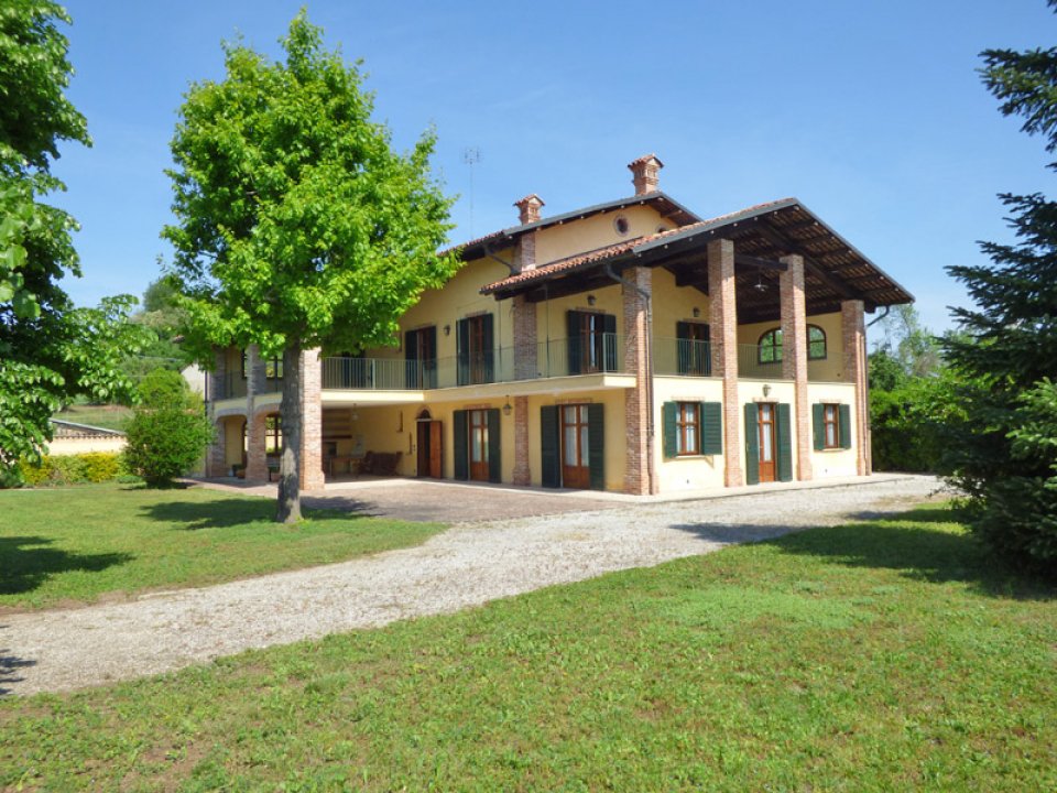 For sale villa in quiet zone Narzole Piemonte foto 3