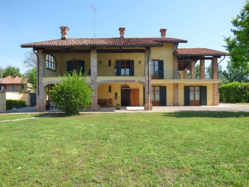 For sale villa in quiet zone Narzole Piemonte foto 2