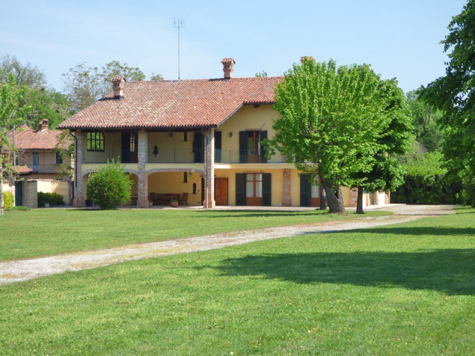 For sale villa in quiet zone Narzole Piemonte foto 1