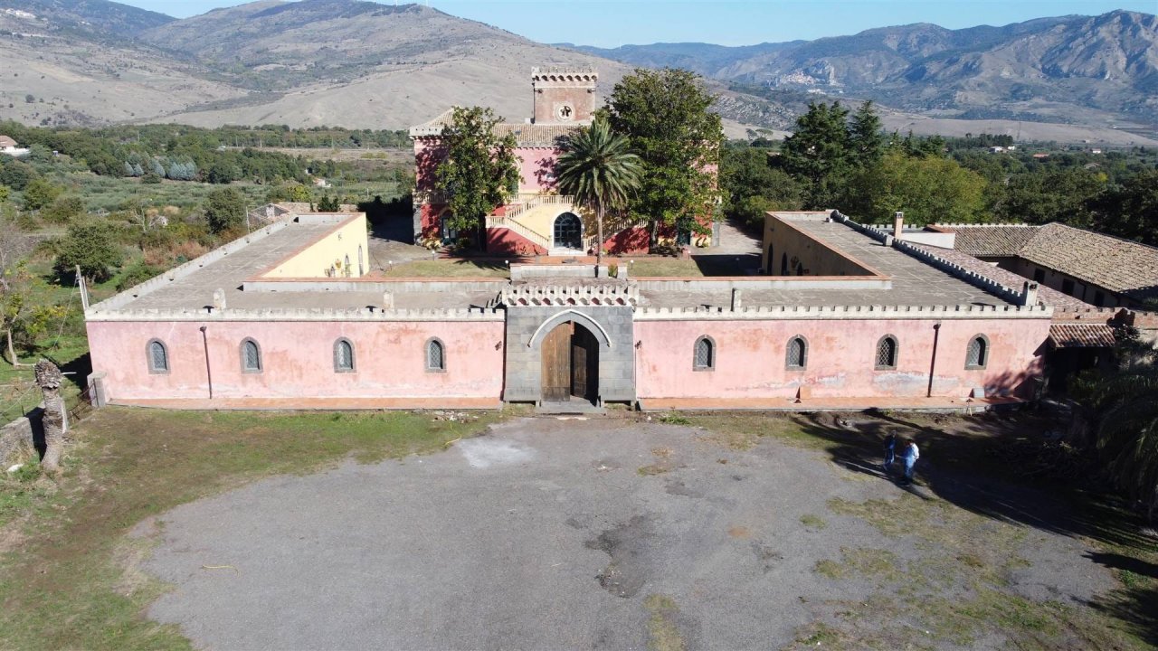 For sale castle in mountain Randazzo Sicilia foto 8