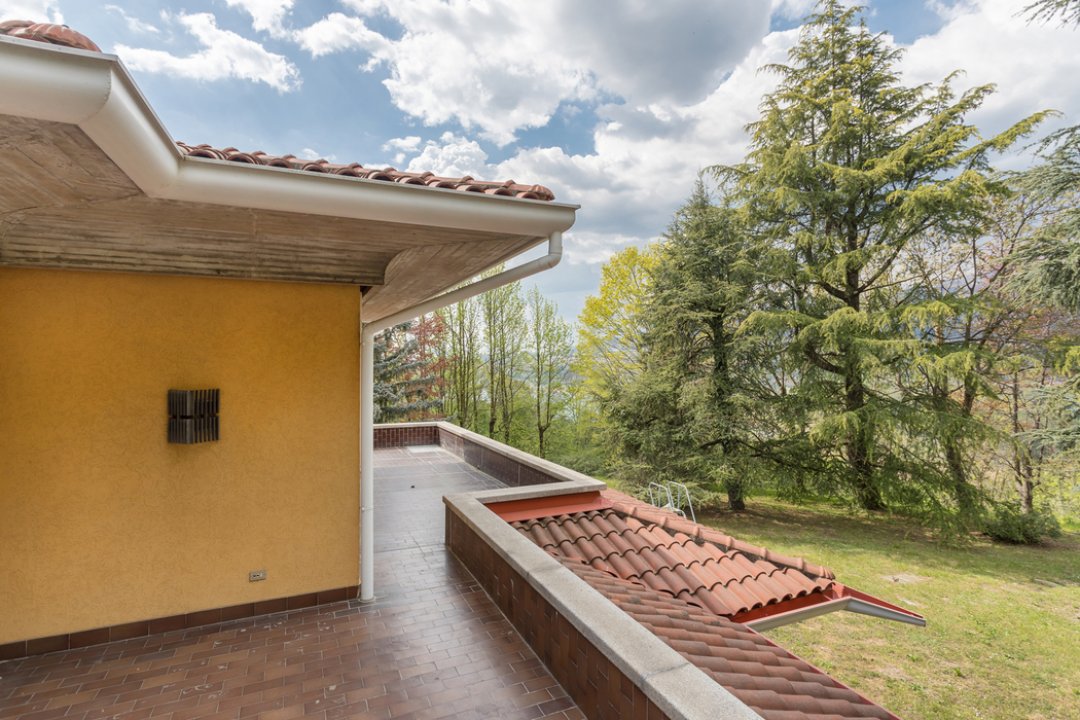 For sale villa by the lake Monguzzo Lombardia foto 15