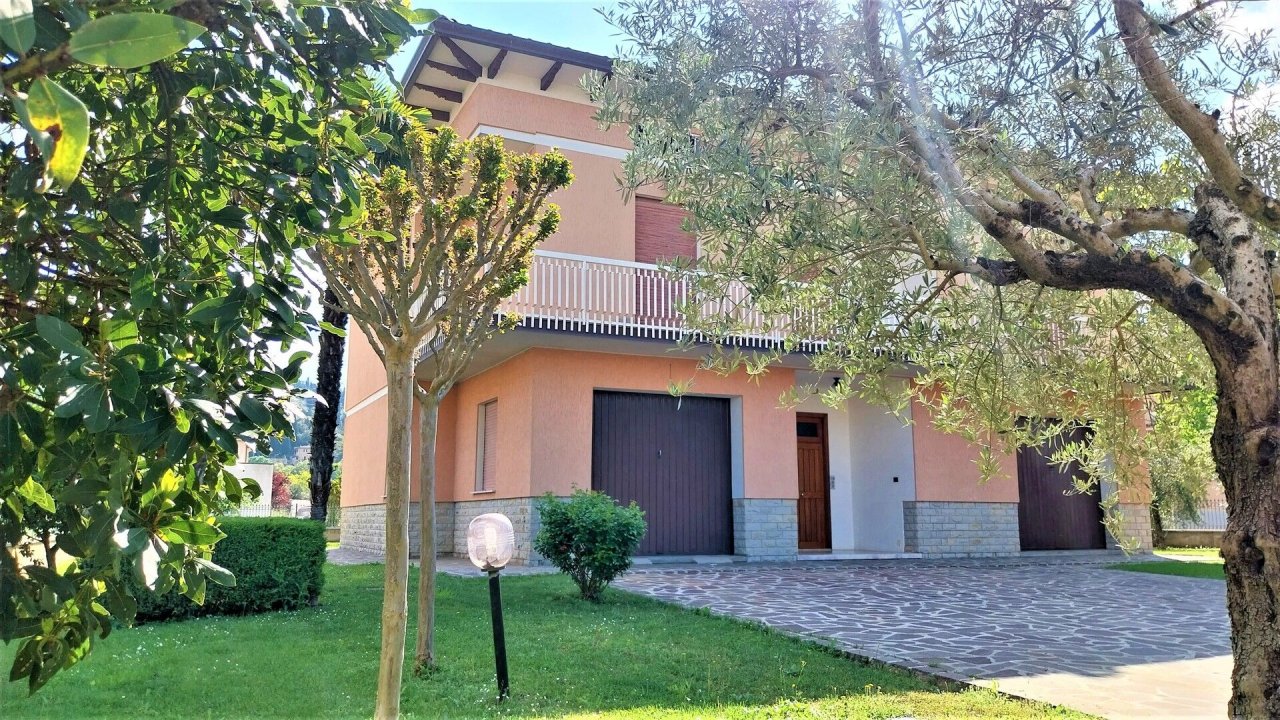 For sale villa in quiet zone Spello Umbria foto 2