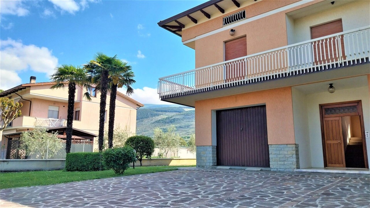 For sale villa in quiet zone Spello Umbria foto 8