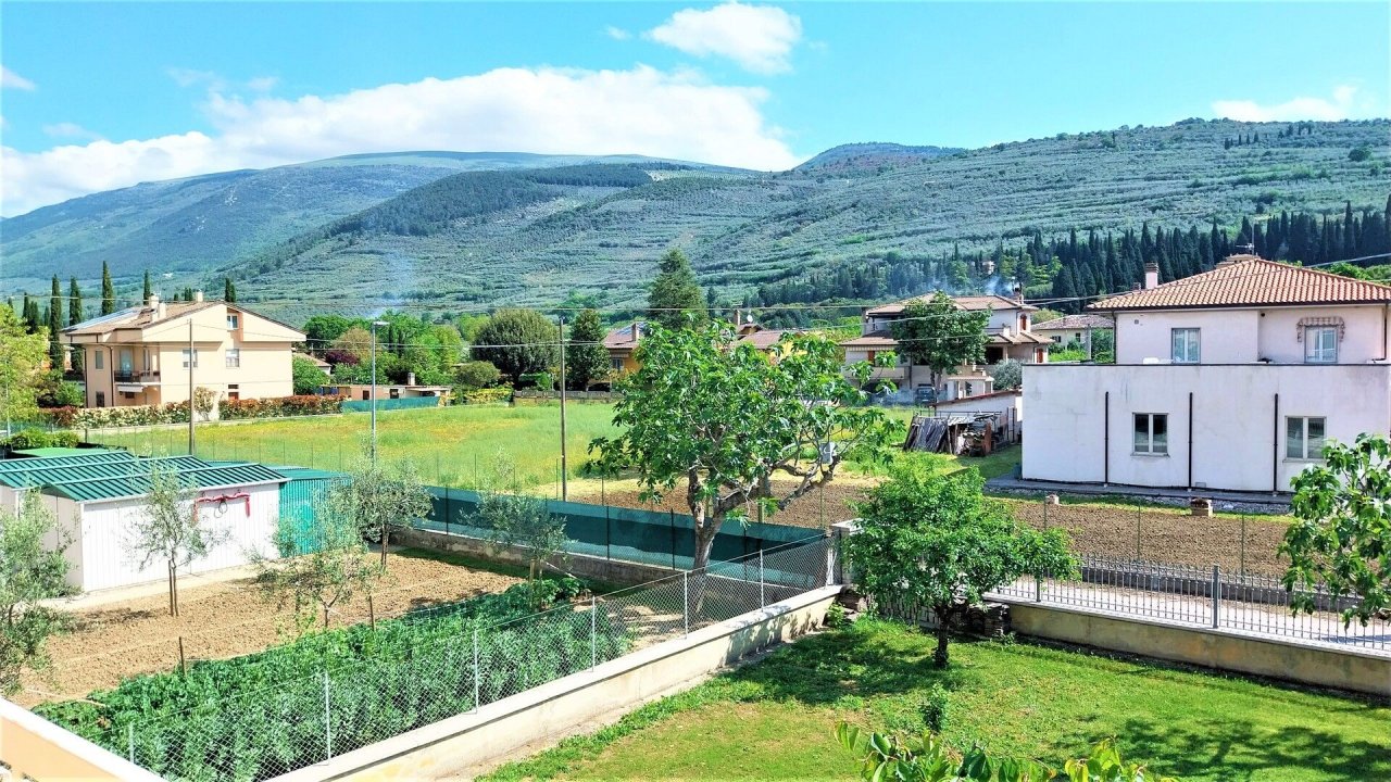 For sale villa in quiet zone Spello Umbria foto 18