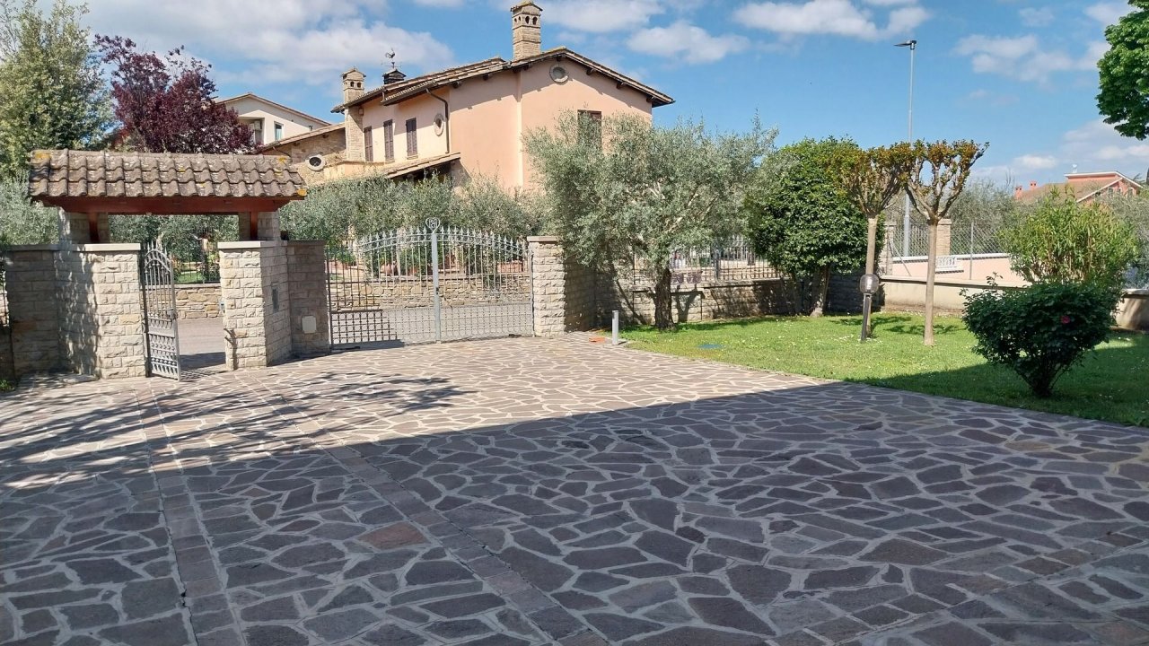 For sale villa in quiet zone Spello Umbria foto 26
