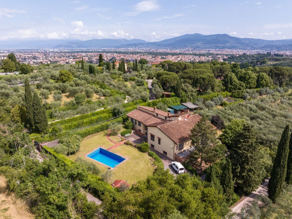 For sale villa in quiet zone Firenze Toscana foto 13