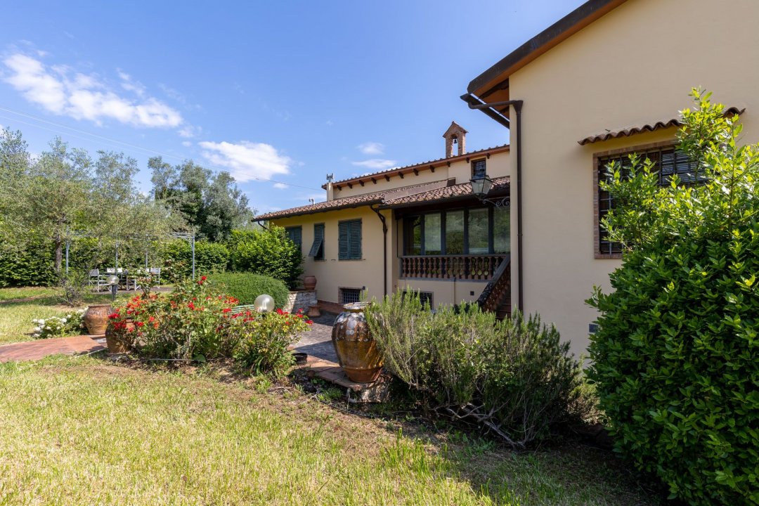 For sale villa in quiet zone Firenze Toscana foto 7