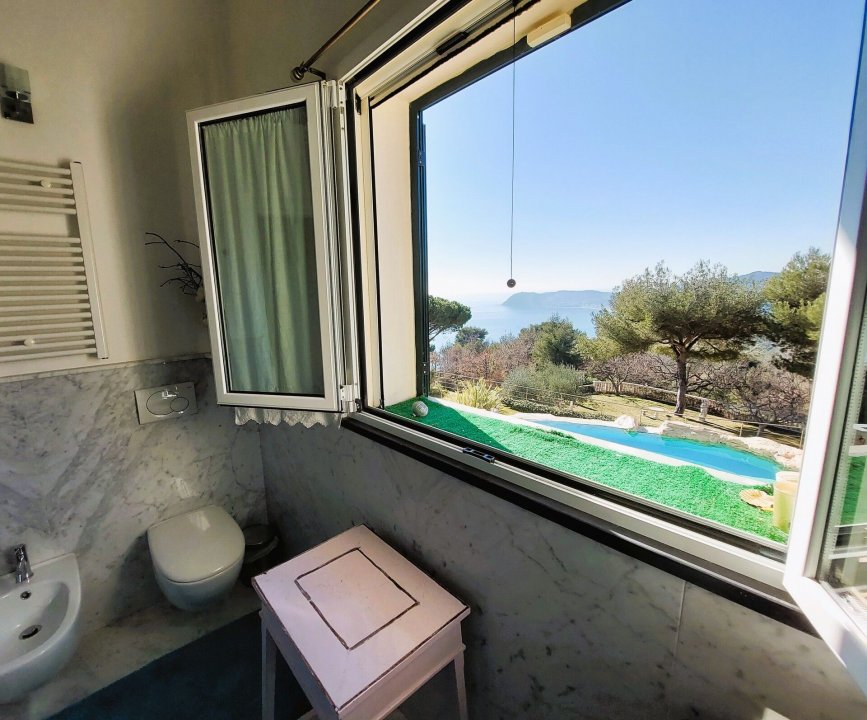 For sale villa in quiet zone Alassio Liguria foto 29