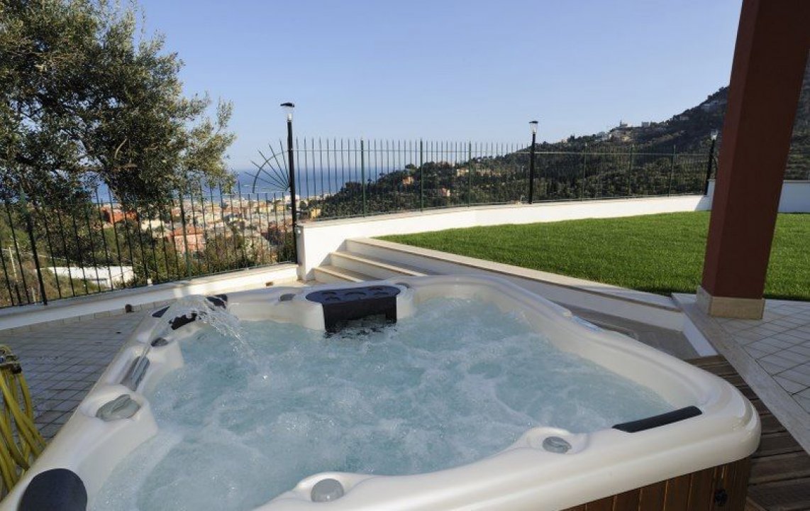 For sale villa in quiet zone Alassio Liguria foto 29