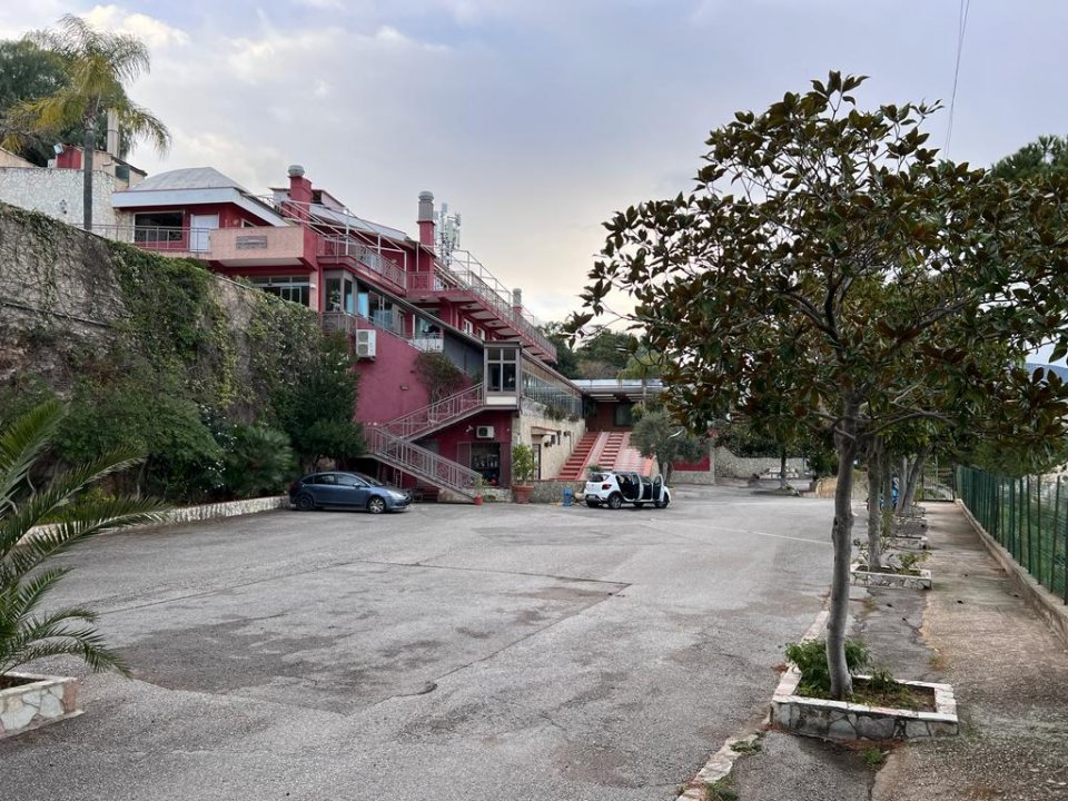 Rent real estate transaction in quiet zone Palermo Sicilia foto 4