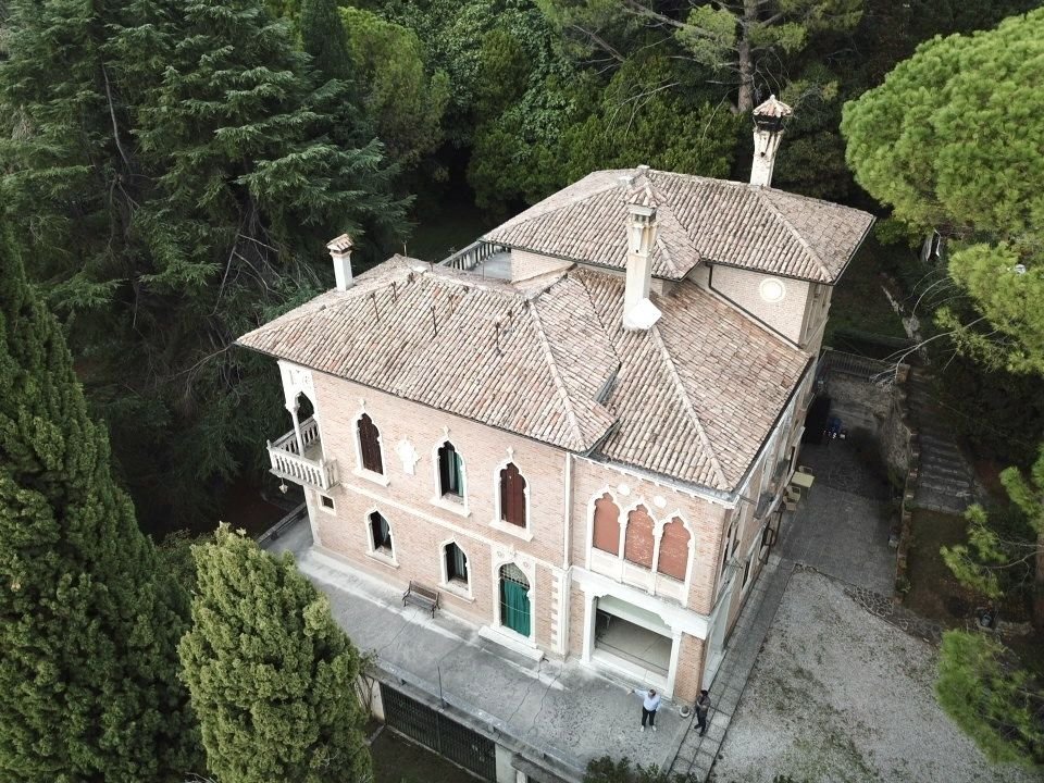 For sale villa in quiet zone Asolo Veneto foto 1