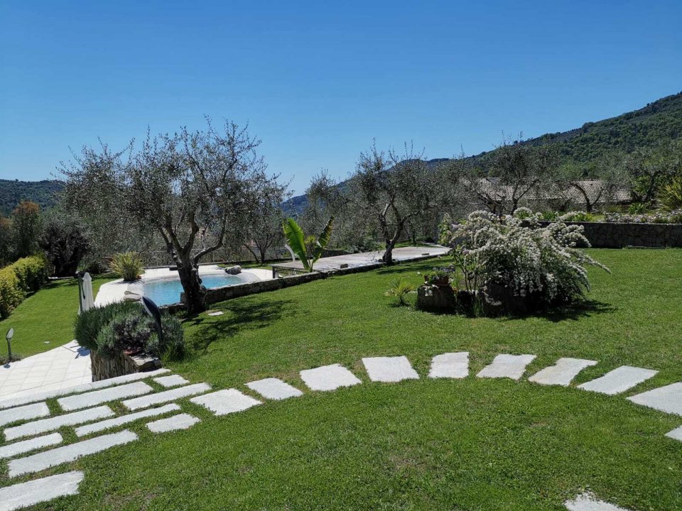 For sale villa in quiet zone Dolceacqua Liguria foto 5