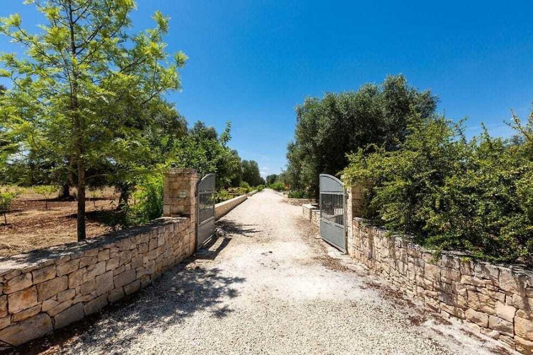 For sale villa in quiet zone San Michele Salentino Puglia foto 49