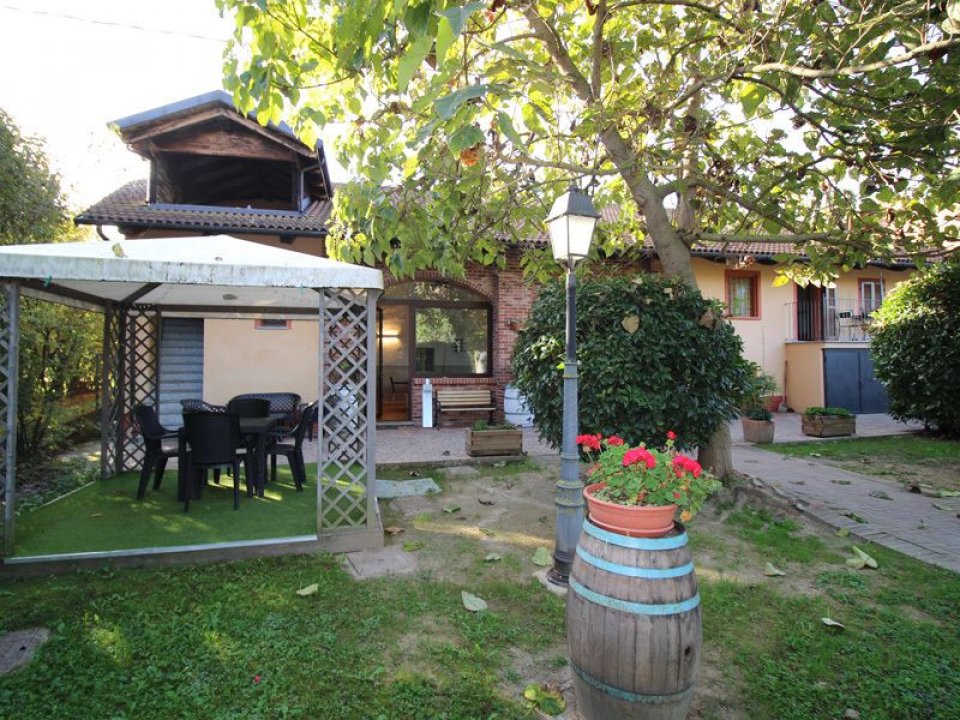 For sale cottage in quiet zone Cherasco Piemonte foto 9