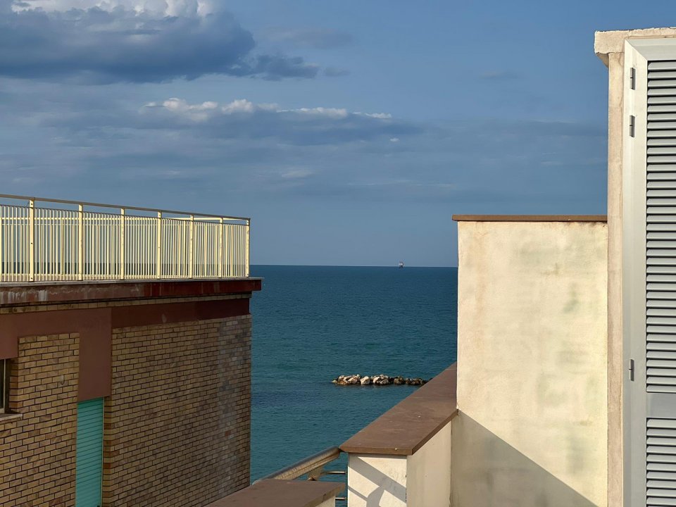 For sale penthouse by the sea Francavilla al Mare Abruzzo foto 13