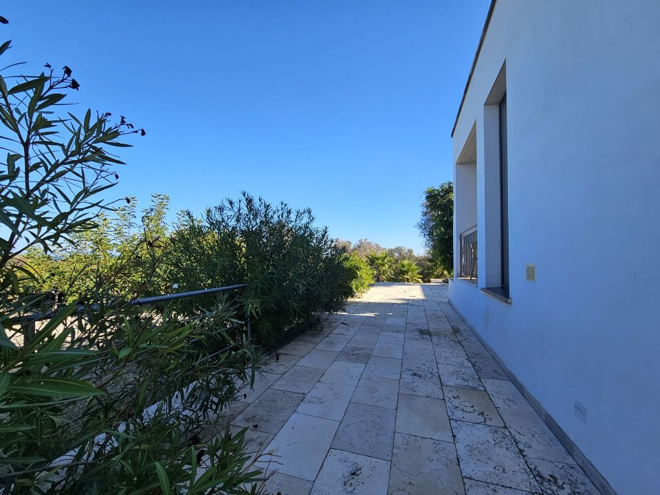 For sale villa in quiet zone Carovigno Puglia foto 2
