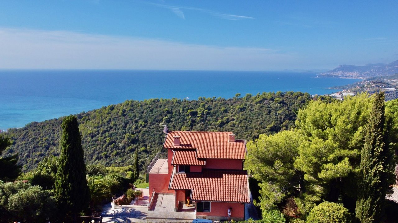 For sale villa in quiet zone Bordighera Liguria foto 2