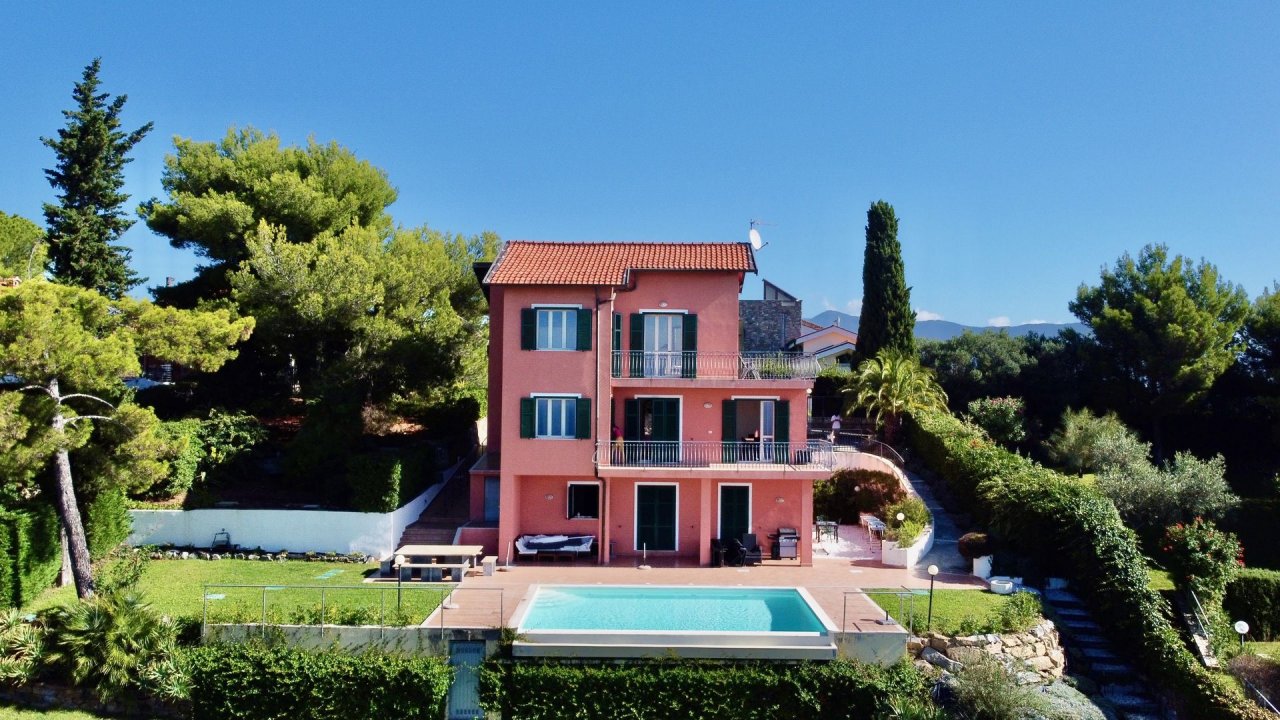 For sale villa in quiet zone Bordighera Liguria foto 6