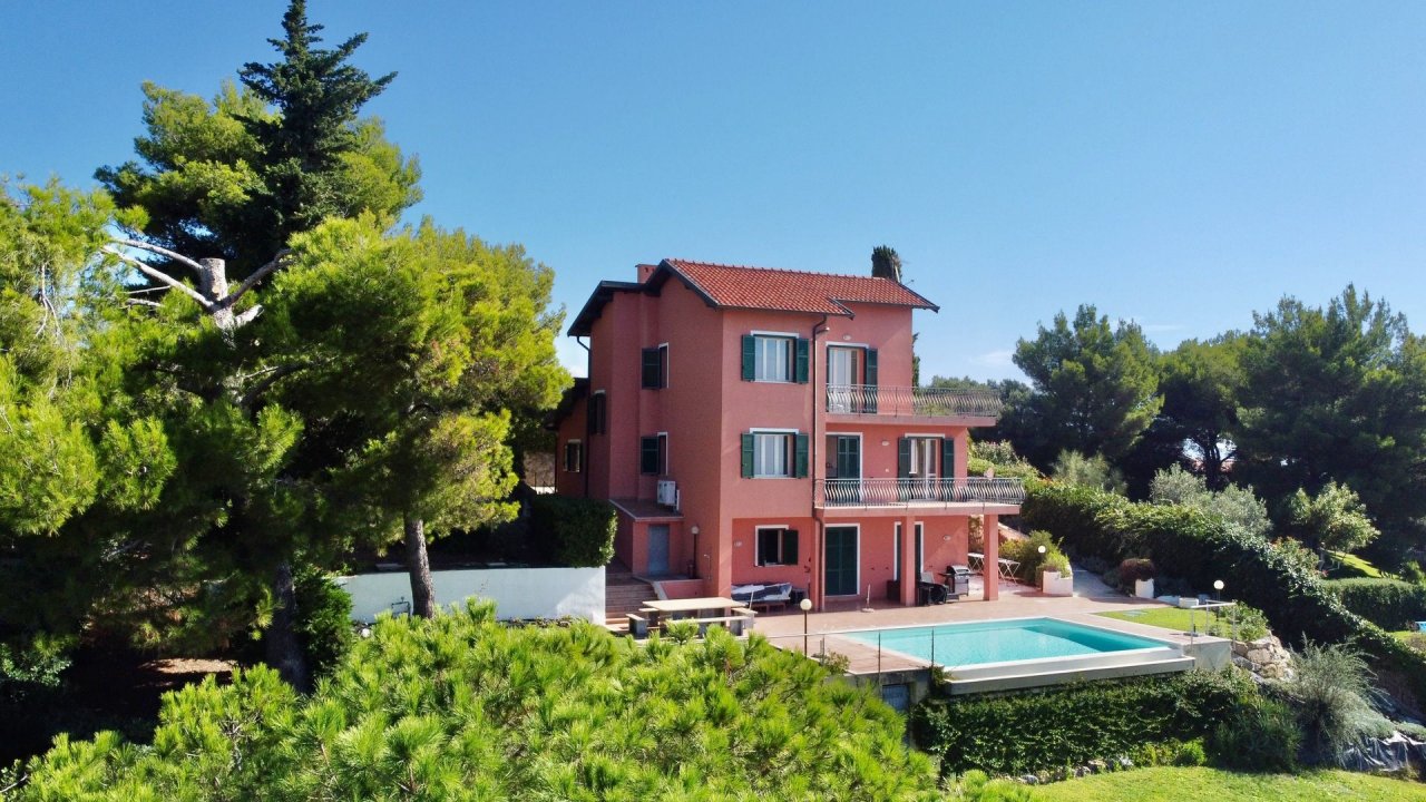 For sale villa in quiet zone Bordighera Liguria foto 8