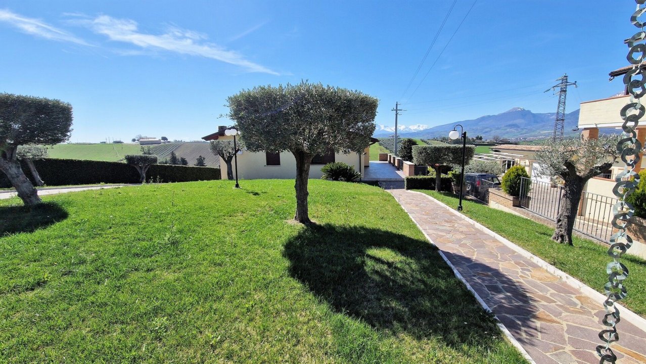 For sale villa in quiet zone Ancarano Abruzzo foto 25