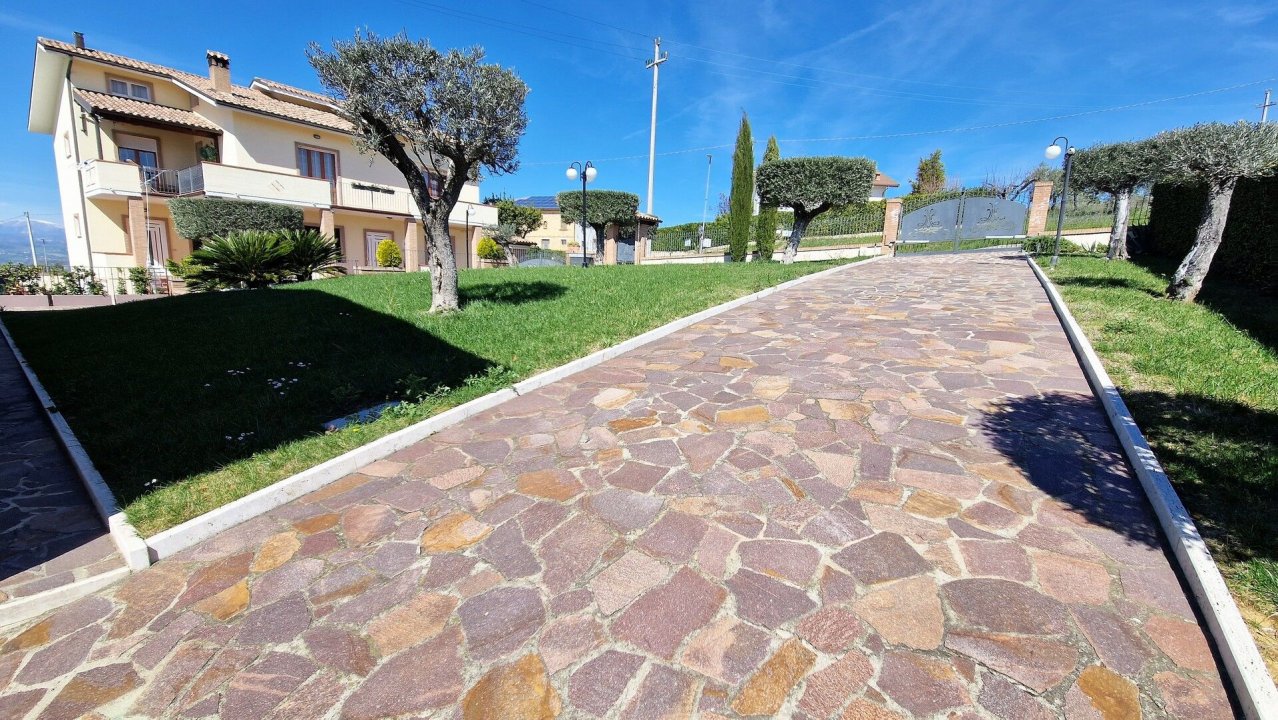 For sale villa in quiet zone Ancarano Abruzzo foto 29