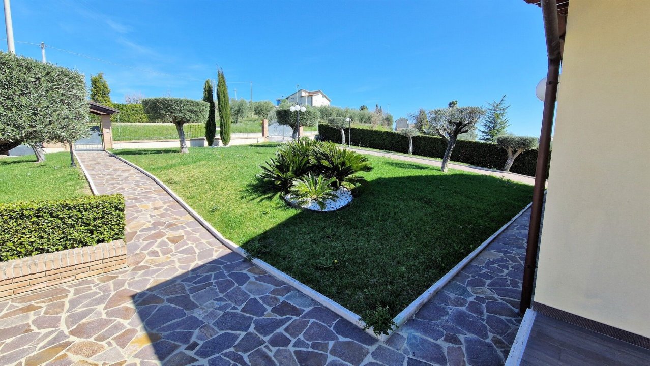 For sale villa in quiet zone Ancarano Abruzzo foto 33