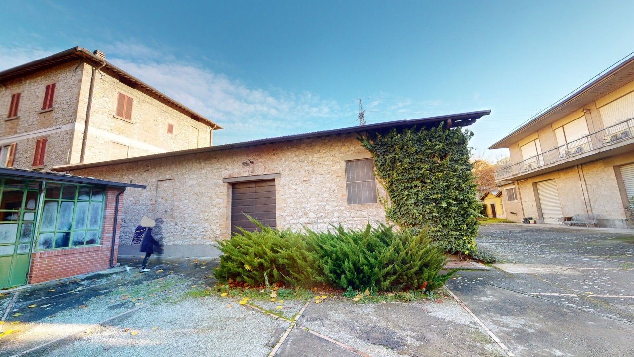 For sale real estate transaction in city Perugia Umbria foto 3