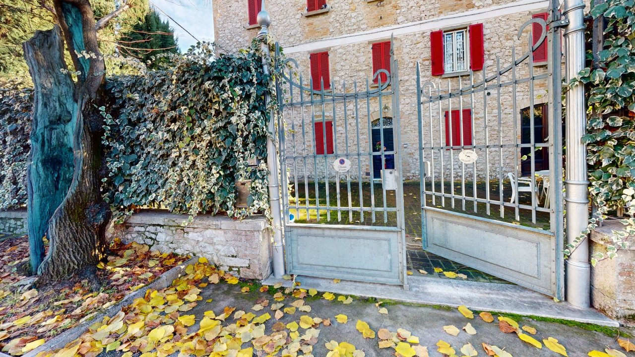 For sale real estate transaction in city Perugia Umbria foto 16