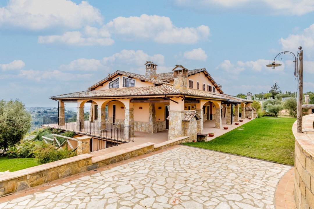 For sale villa in quiet zone Castelnuovo di Porto Lazio foto 1