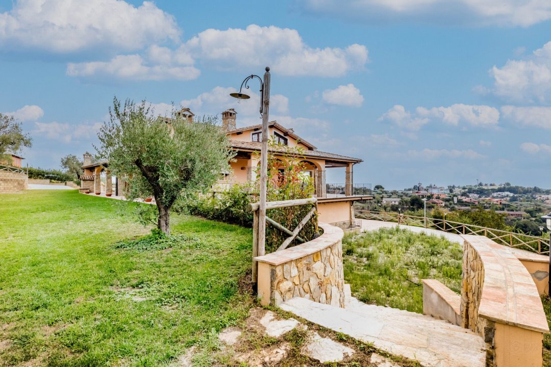 For sale villa in quiet zone Castelnuovo di Porto Lazio foto 6