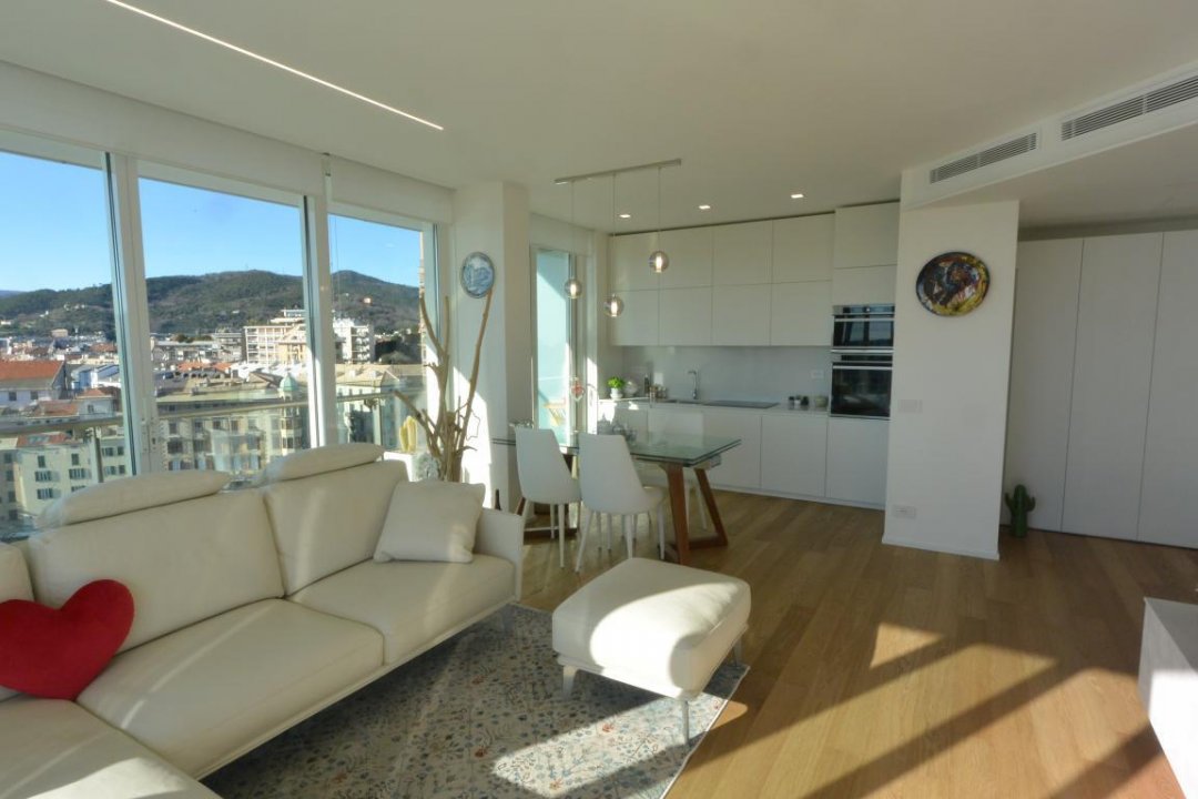 For sale apartment by the sea Savona Liguria foto 5