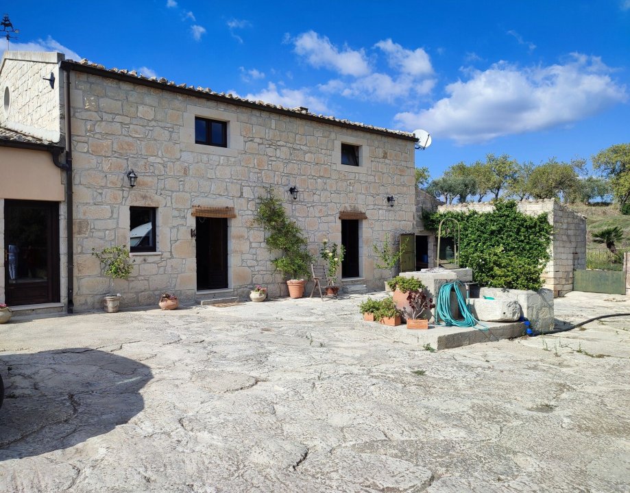 For sale villa in mountain Rosolini Sicilia foto 1